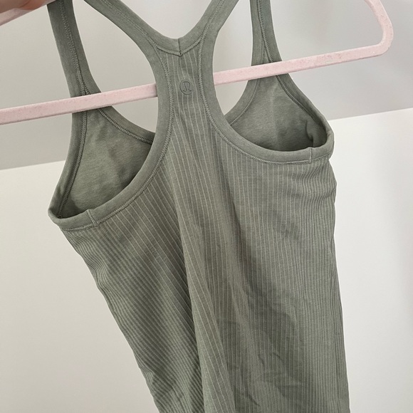 Lululemon tank top - Picture 2 of 3